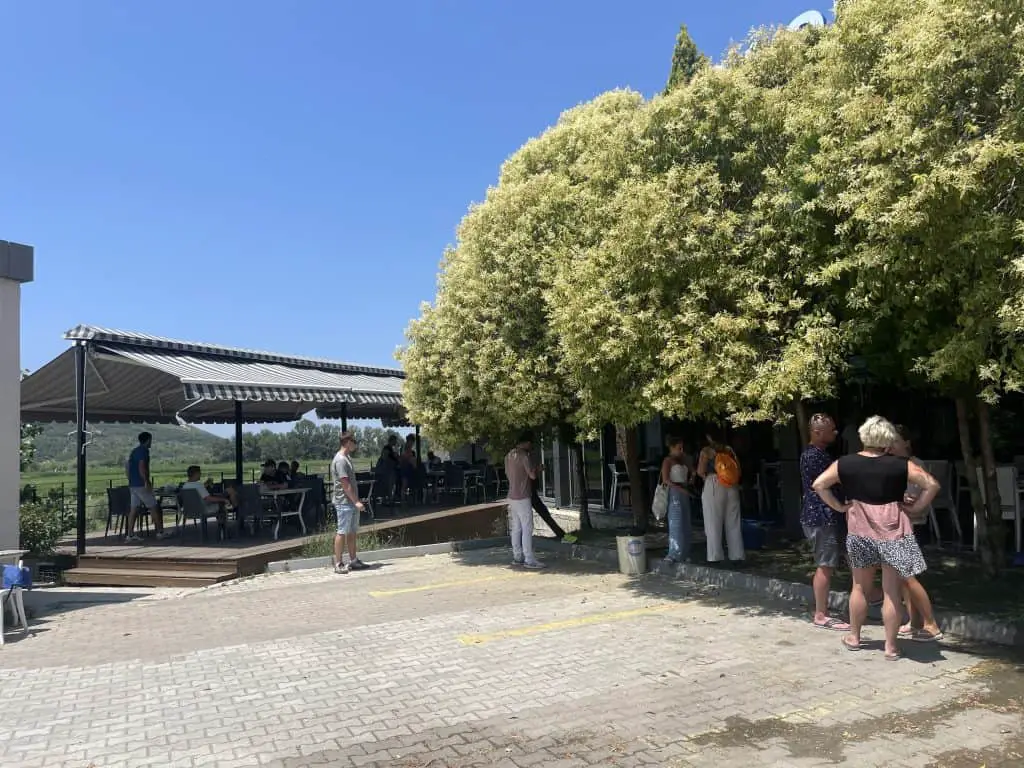 Rest stop at the Saranda Tirana bus route